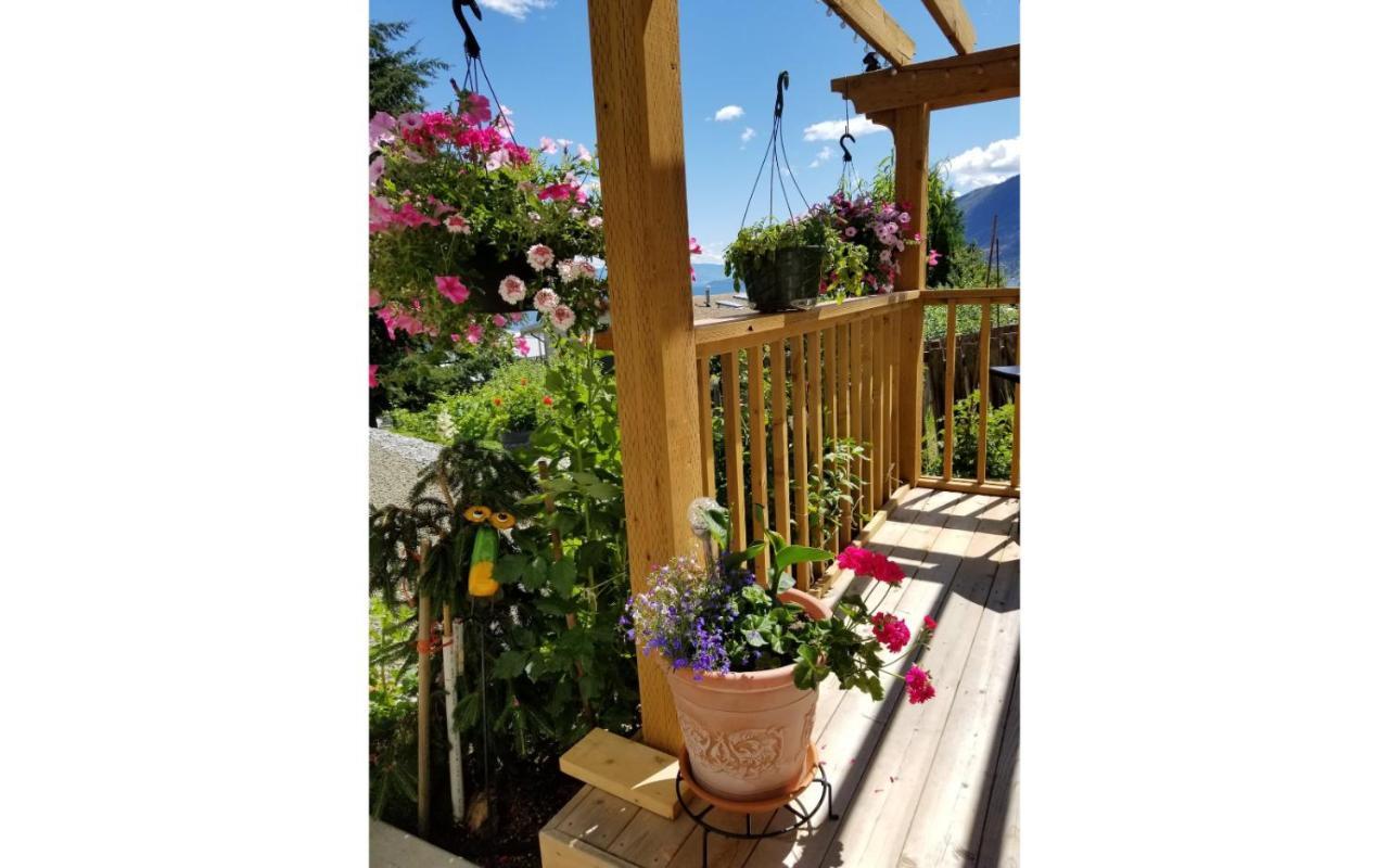 A Taste Of Mexico In The Heart Of Wine Country. Lägenhet Peachland Exteriör bild
